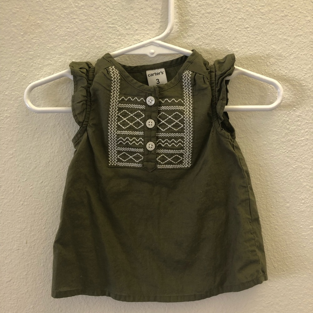 Carter’s top. 3 months